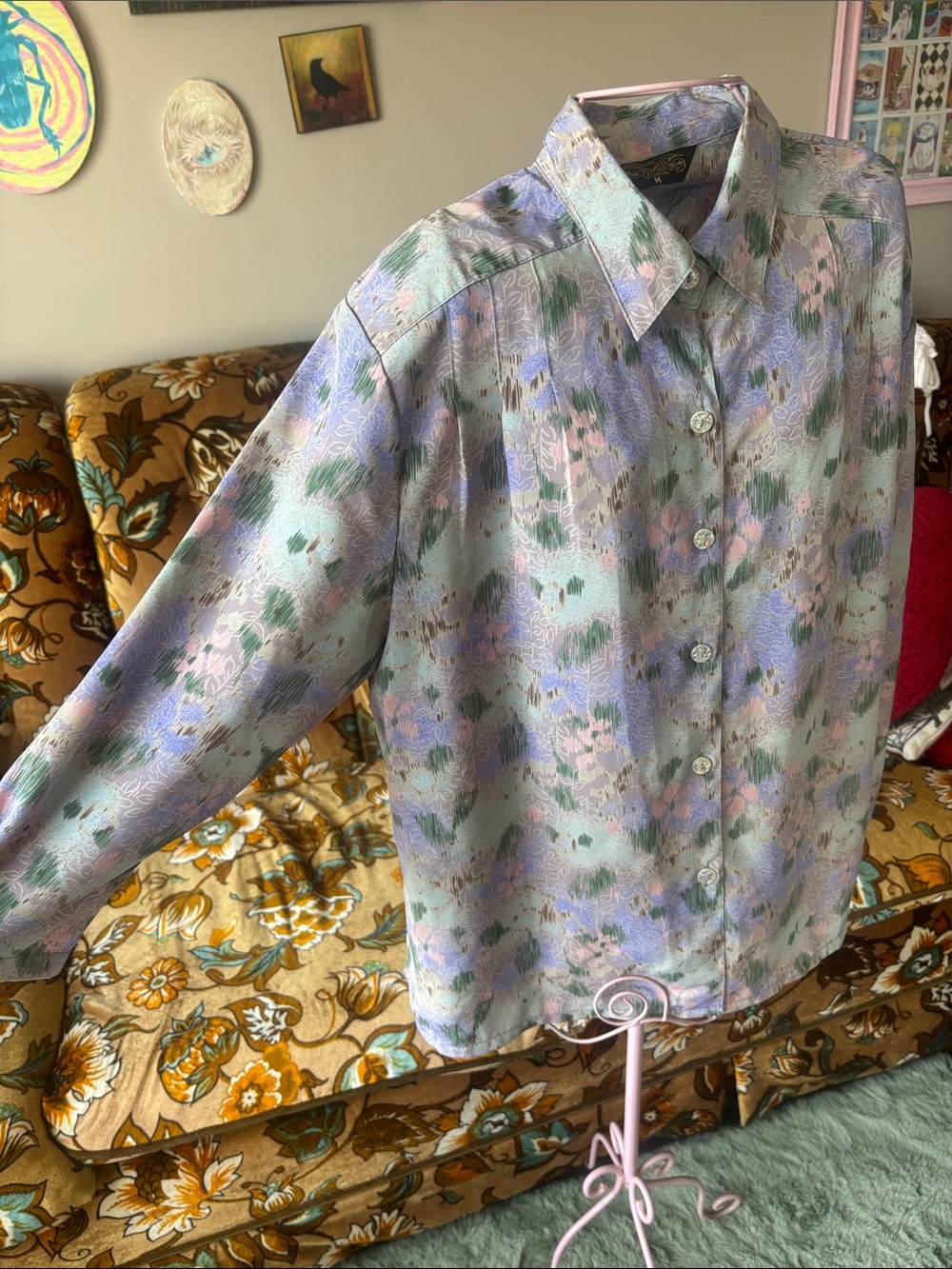 Relaxed Floral Button-Up Blouse in Lavender and Mint - Picture 2 of 3